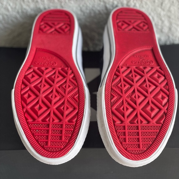 Girls' Converse Chuck Taylor All Star Shoreline Sneakers with red bottoms - Picture 3 of 7